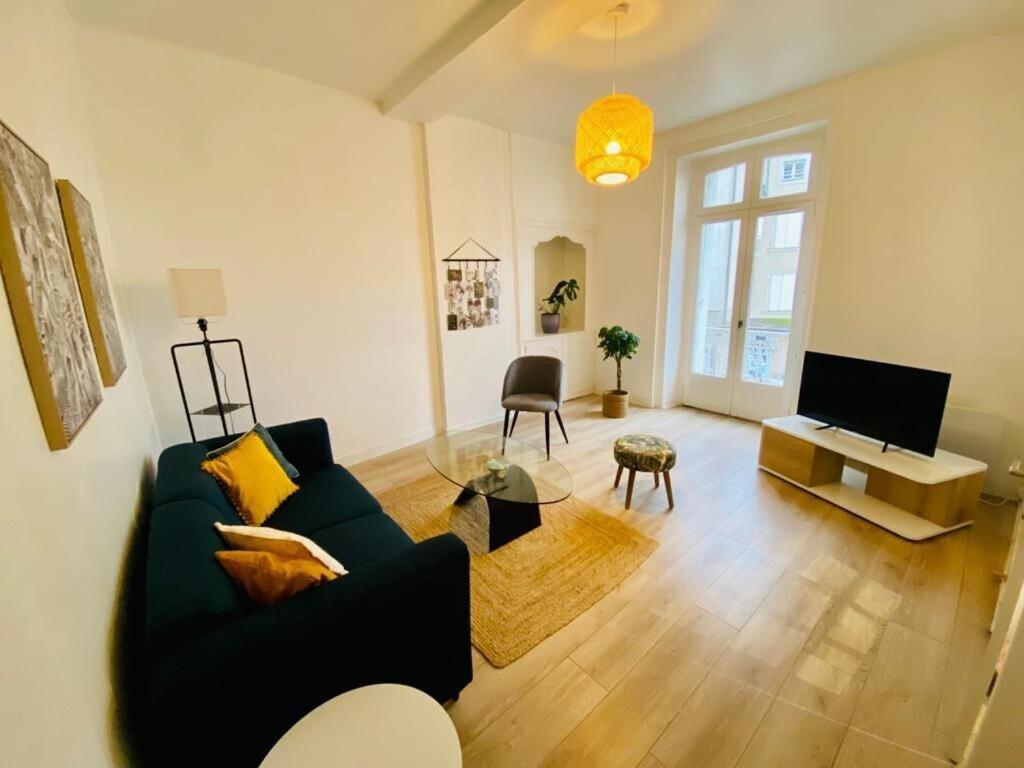 Au Coeur De Ville Laval  Room photo
